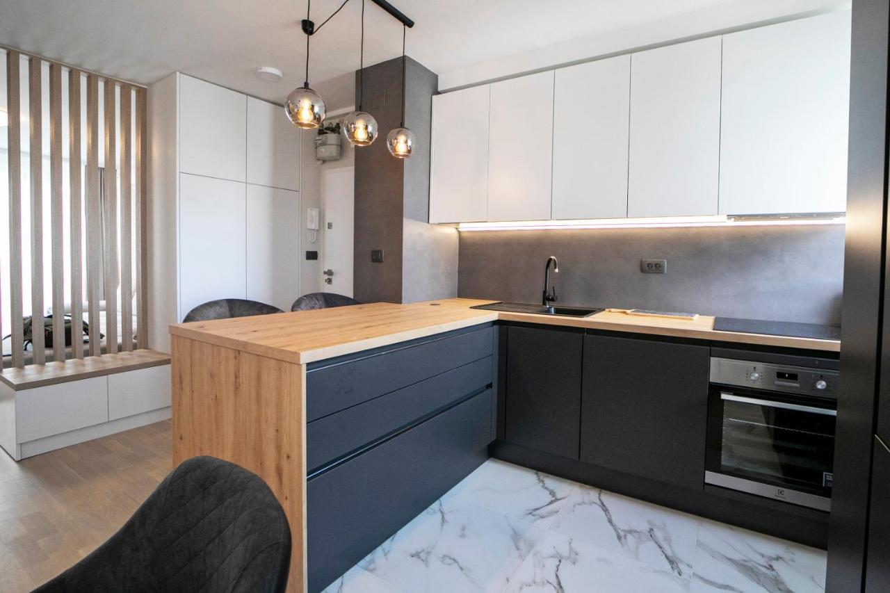 New!! High End 2bd Modern In Novi * Zagreb