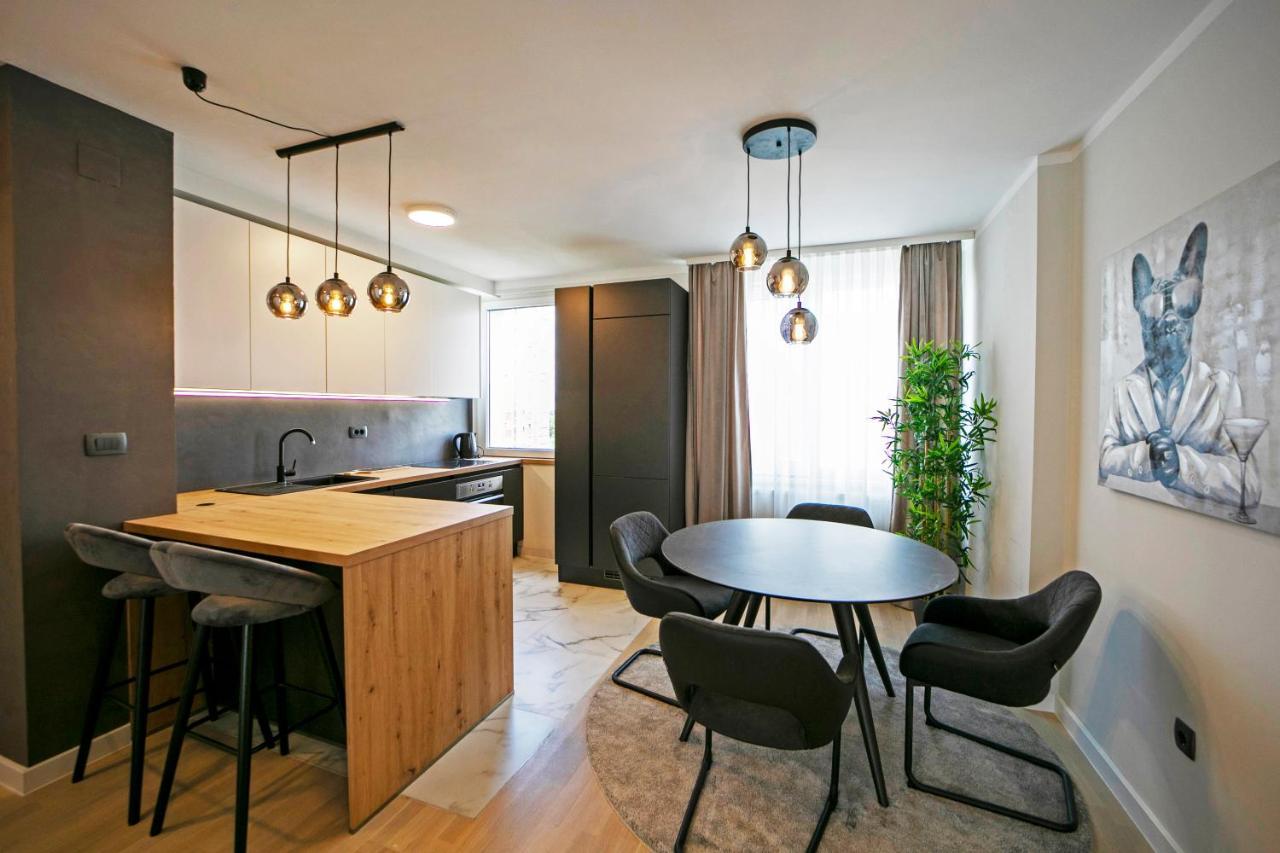 Apartment New!! High End 2bd Modern In Novi *